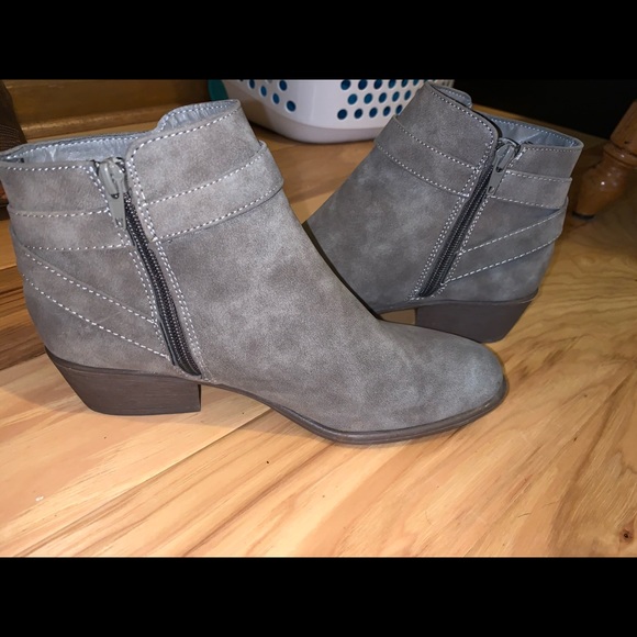 Booties - Picture 3 of 4